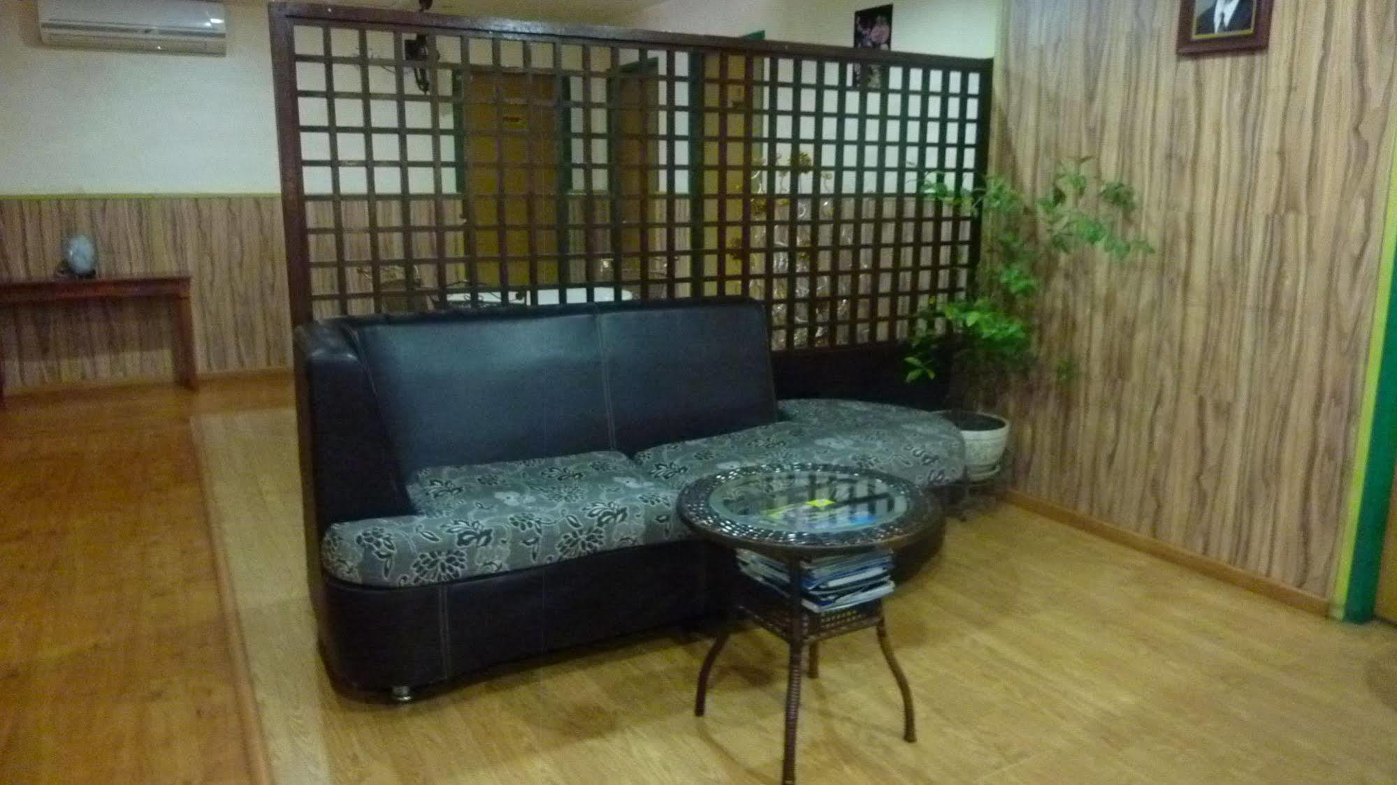 7 Hung Hung Inn Kota Kinabalu Exterior foto