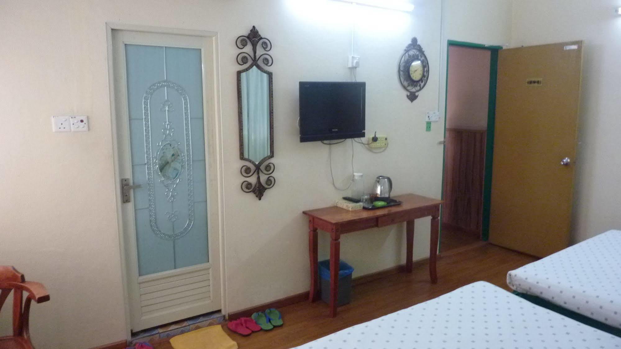 7 Hung Hung Inn Kota Kinabalu Exterior foto
